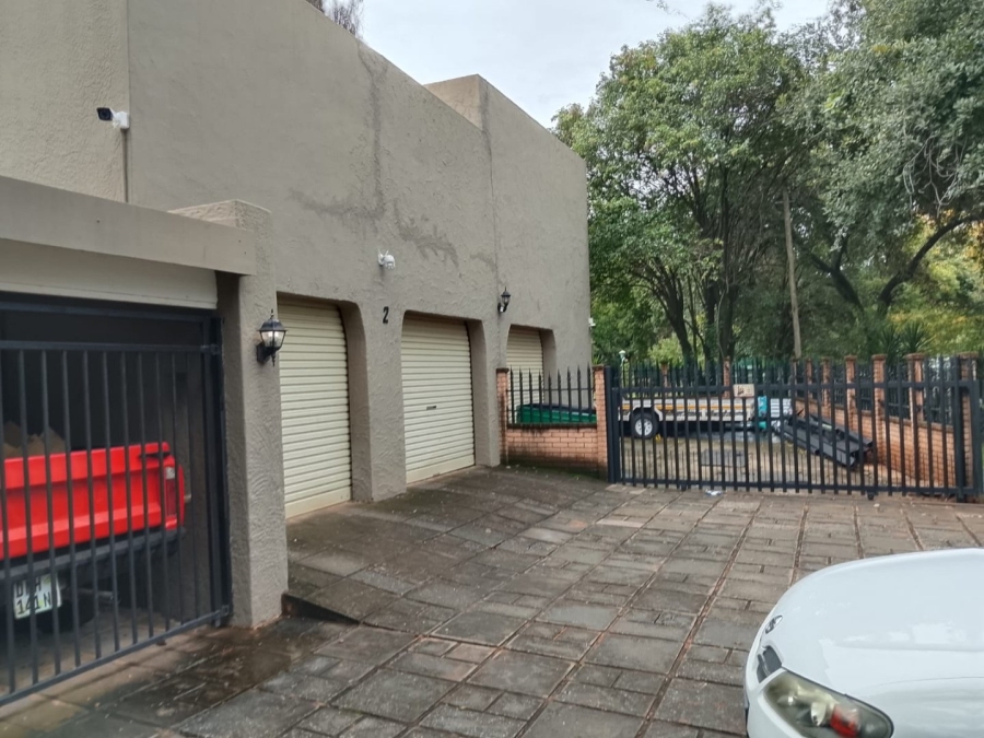 5 Bedroom Property for Sale in Lourenspark North West